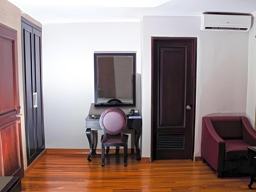 P Hotel Джакарта Екстер'єр фото