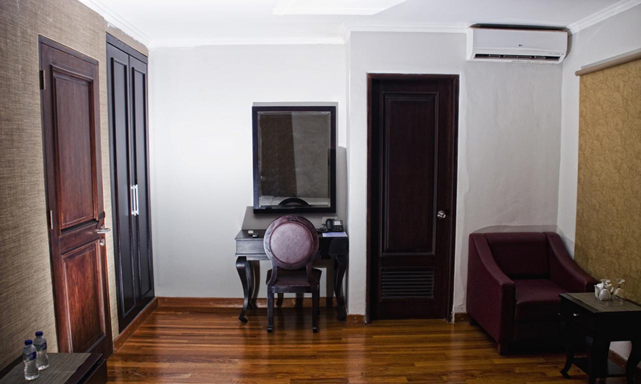 P Hotel Джакарта Екстер'єр фото